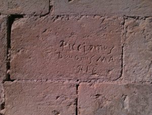 Epigrafe romana(?) presso la cappella della Madonna del Monte di Cavallino